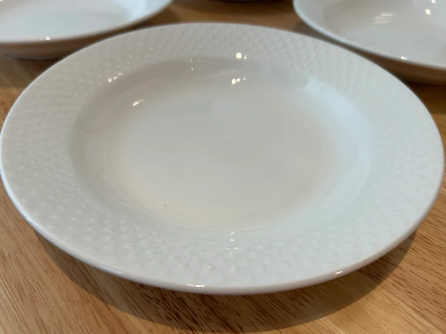 Set of 24 ps White Dinnerware + 3 Bowls image indicator(4)