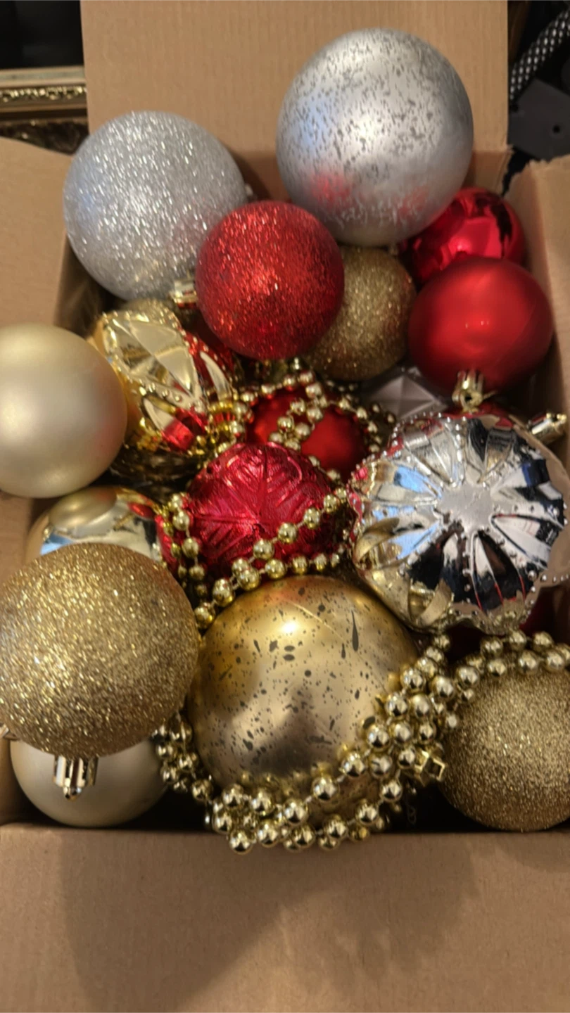 Christmas Ornaments - Assorted Colors