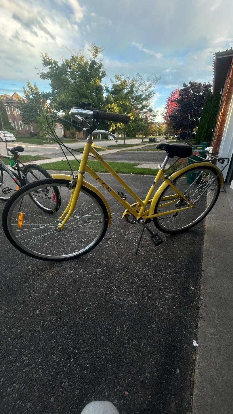 CCM Yellow Cruiser Bike image indicator(3)