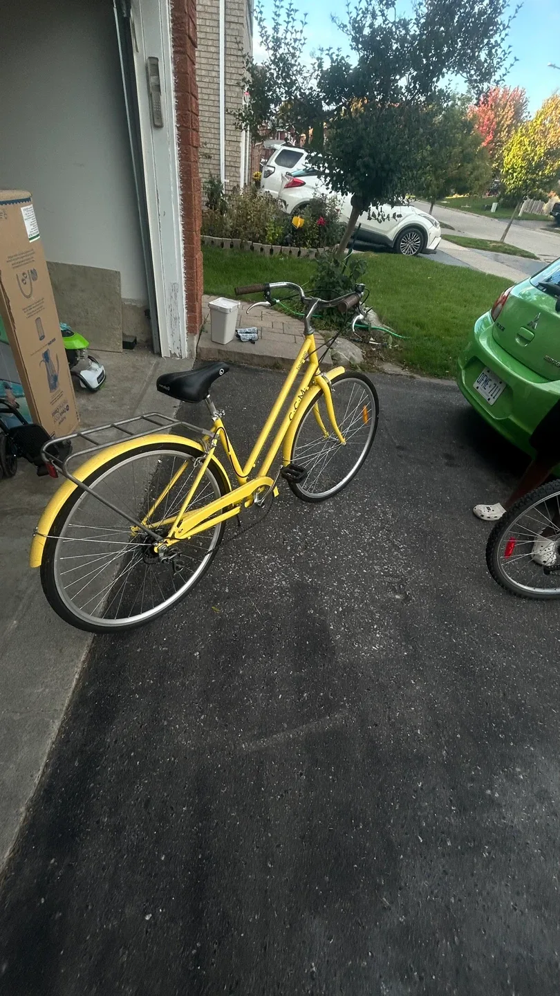 CCM Yellow Cruiser Bike image indicator(4)