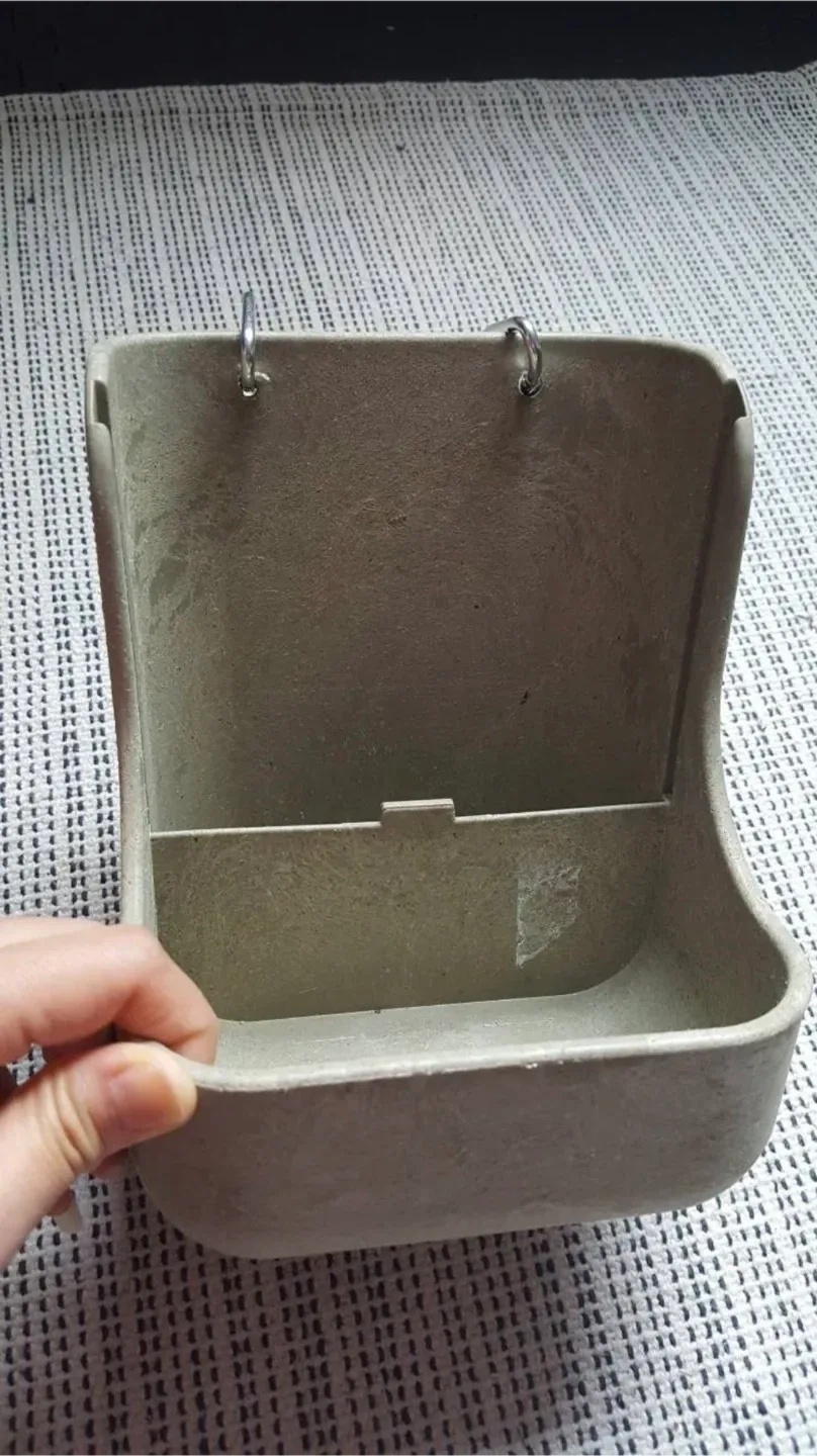 Small animal hay/food feeder image indicator(3)