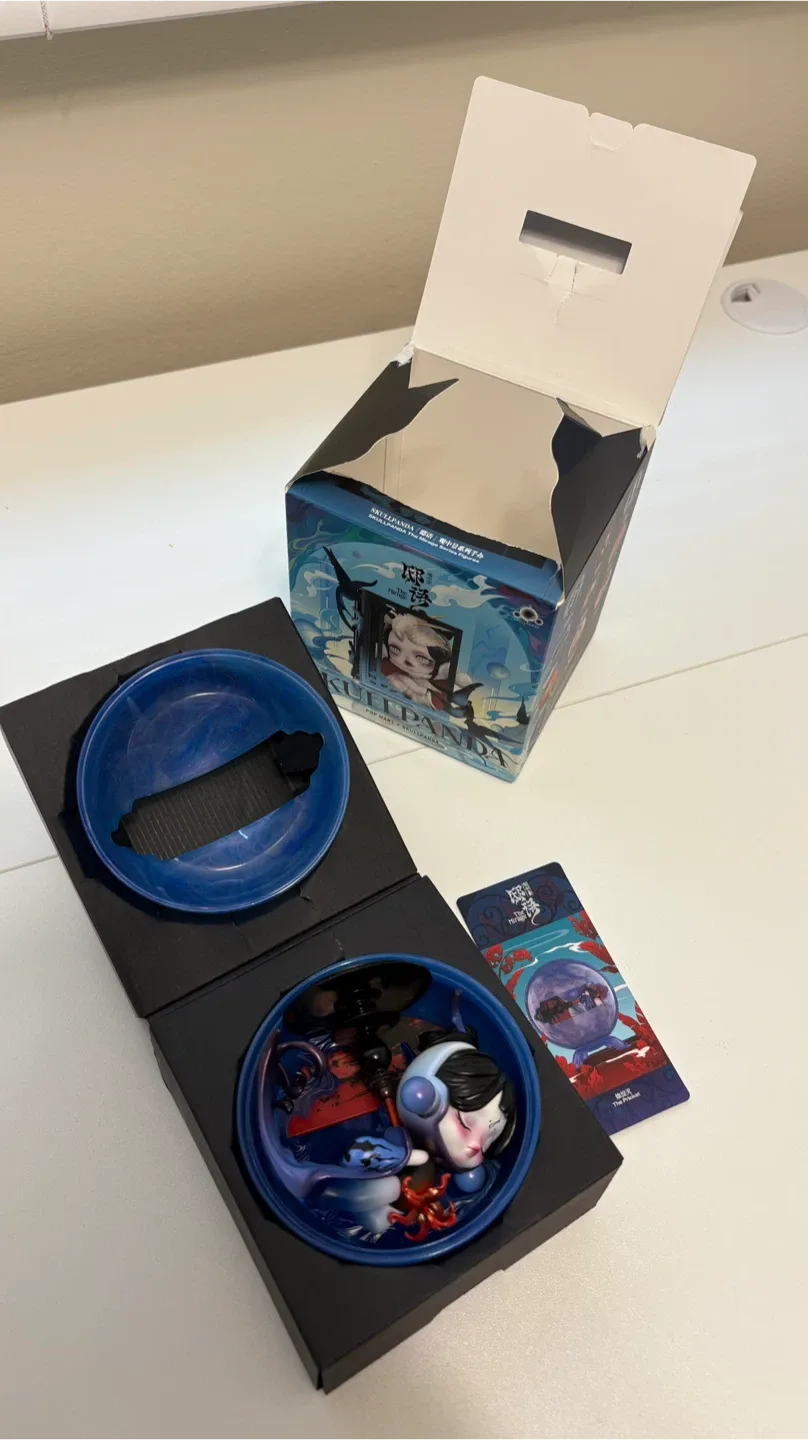 Skullpanda The Mirage Pop Mart Figurine image indicator(2)