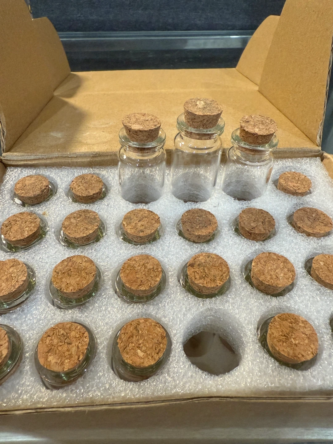 MaxMau 20ml Glass Bottles with Cork Stoppers - 24 Sets