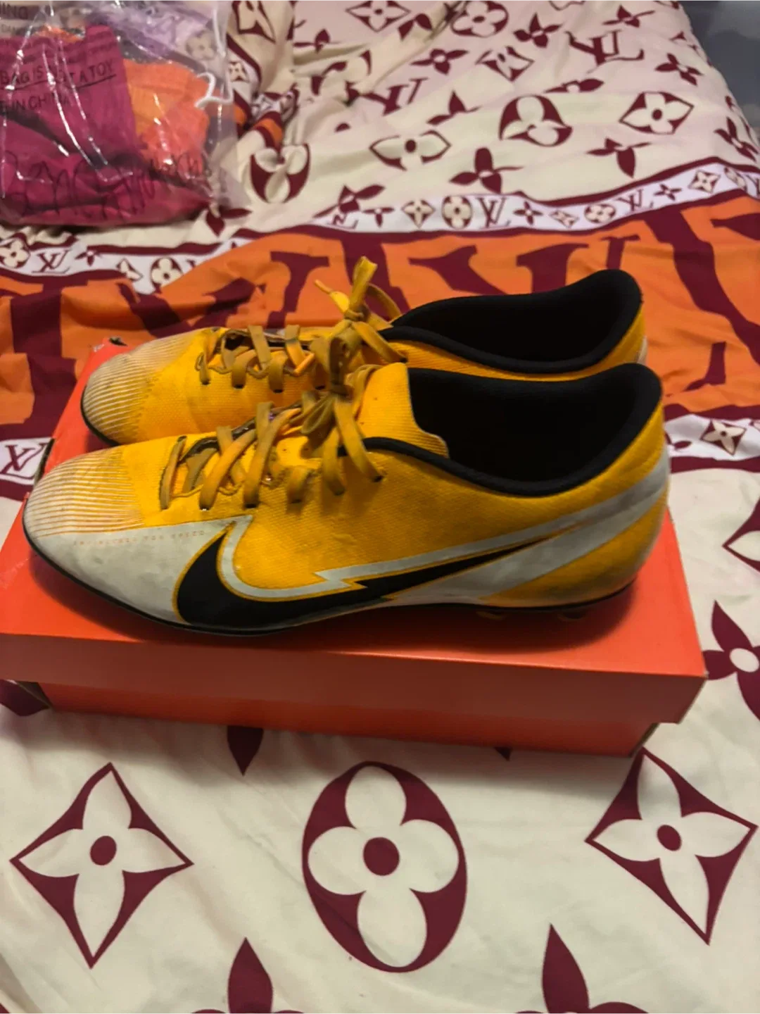 Nike Mercurial Vapor 13 Club MG Size 10.5 thumbnail