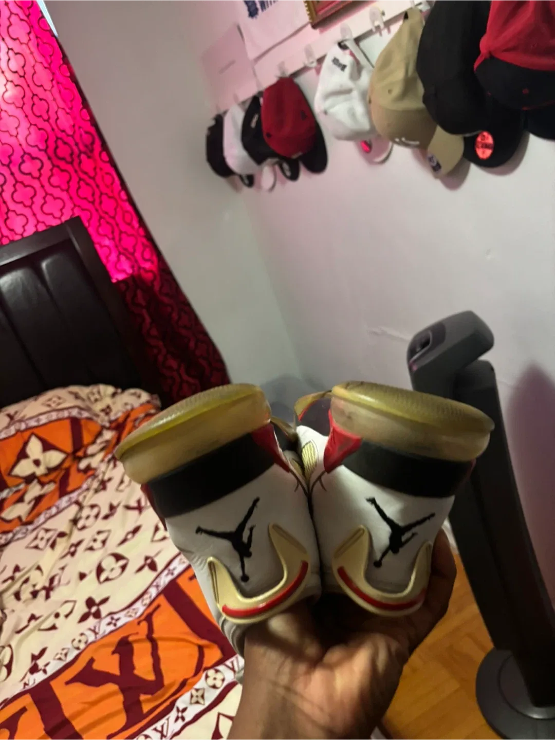 Jordan Mars 270 White/Red Shoes image indicator(4)