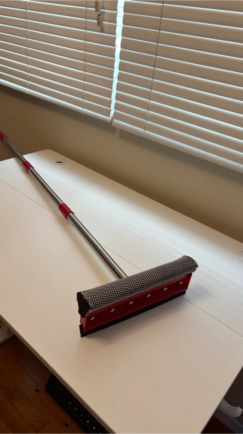 Window Squeegee with Extendable Pole thumbnail
