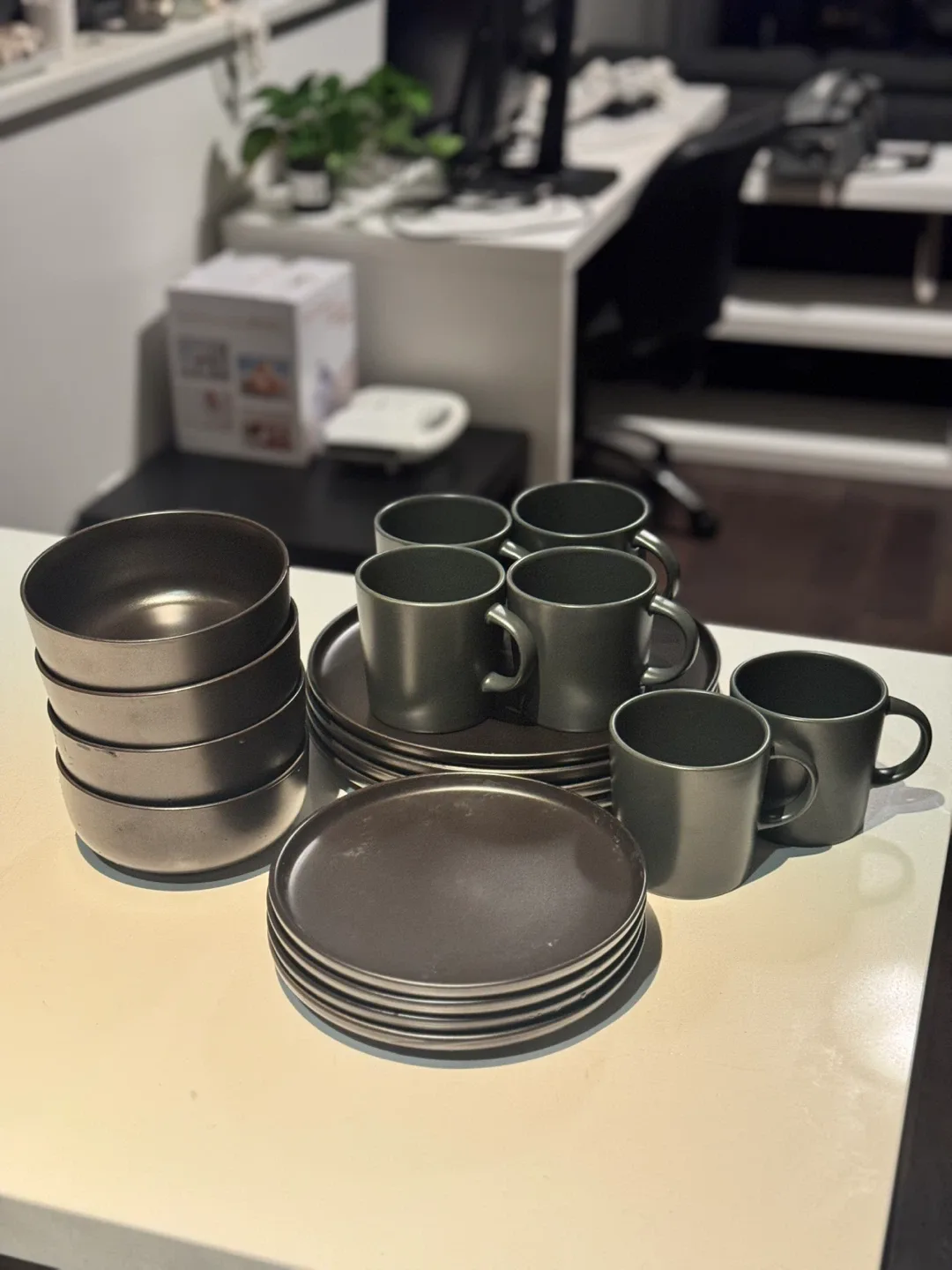 Dark Grey Dinnerware Set