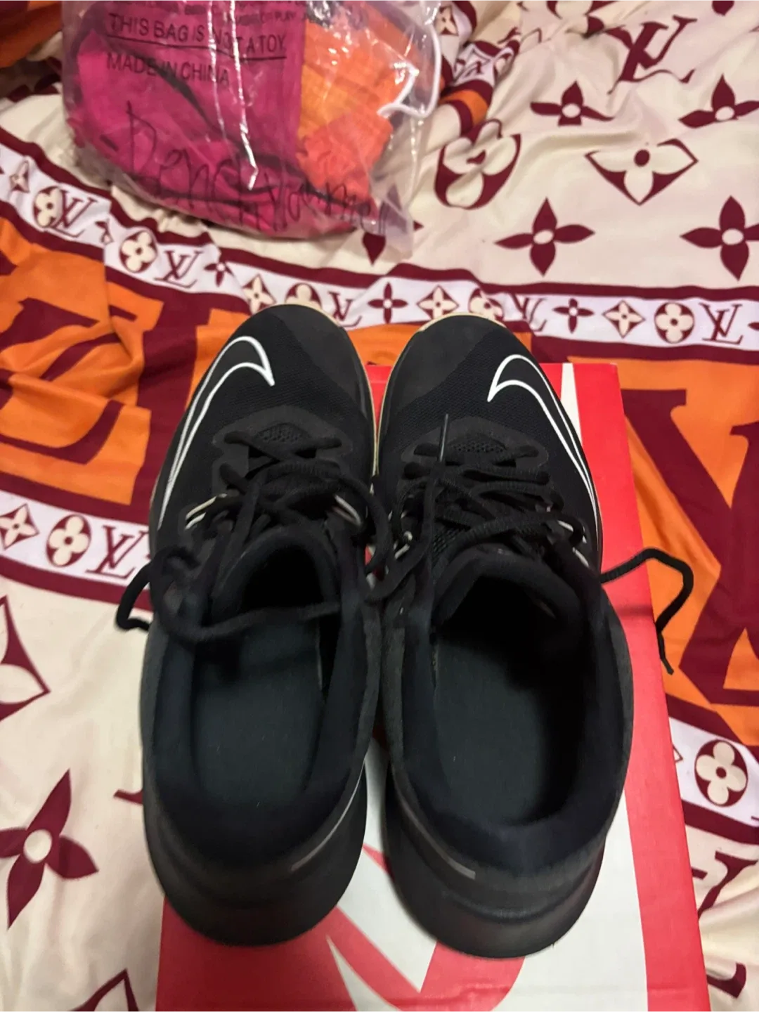 Nike Son of Force Mid (GS) Black, Size 6.5Y image indicator(3)