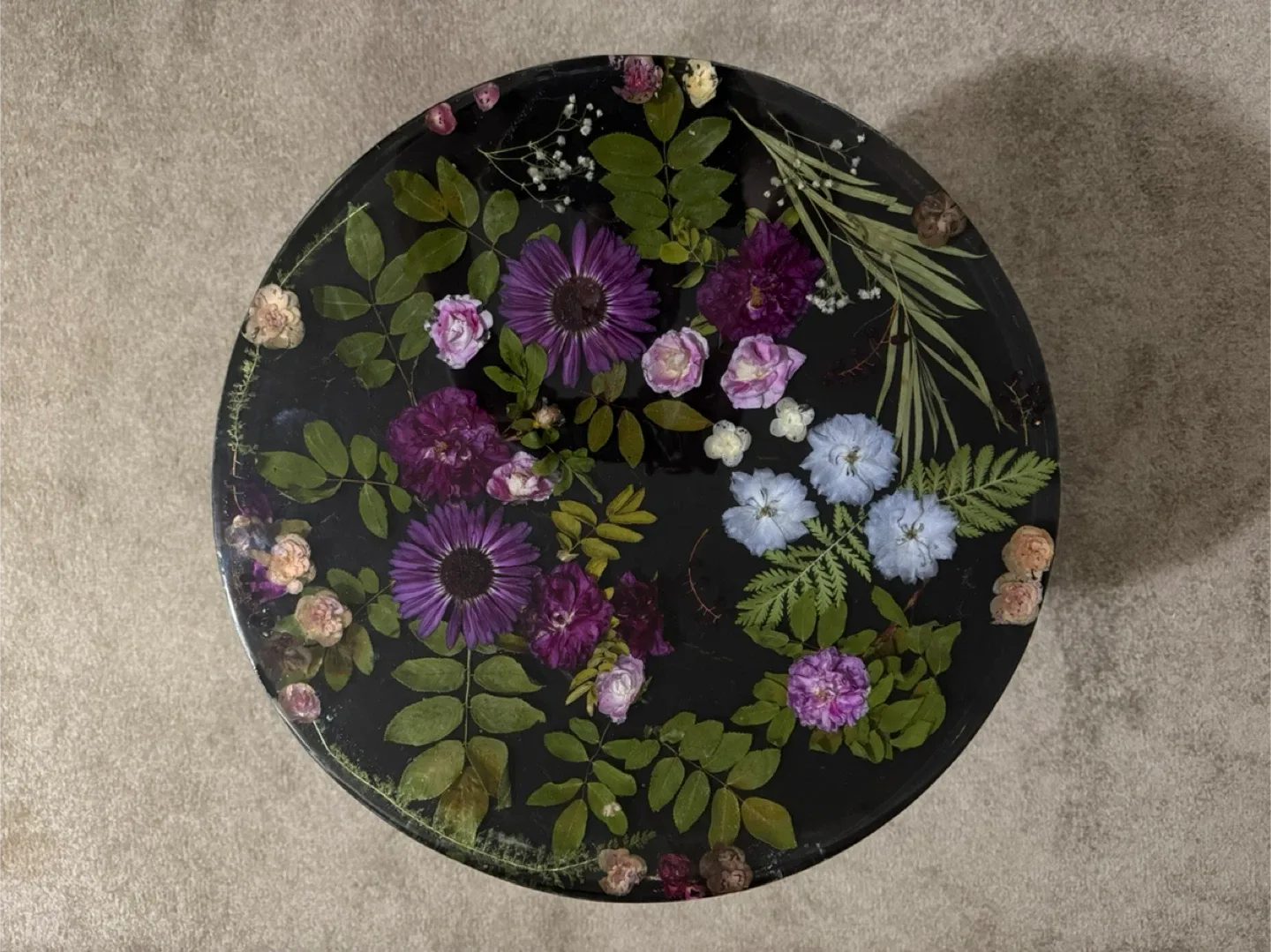 Floral Resin Side Table image indicator(4)