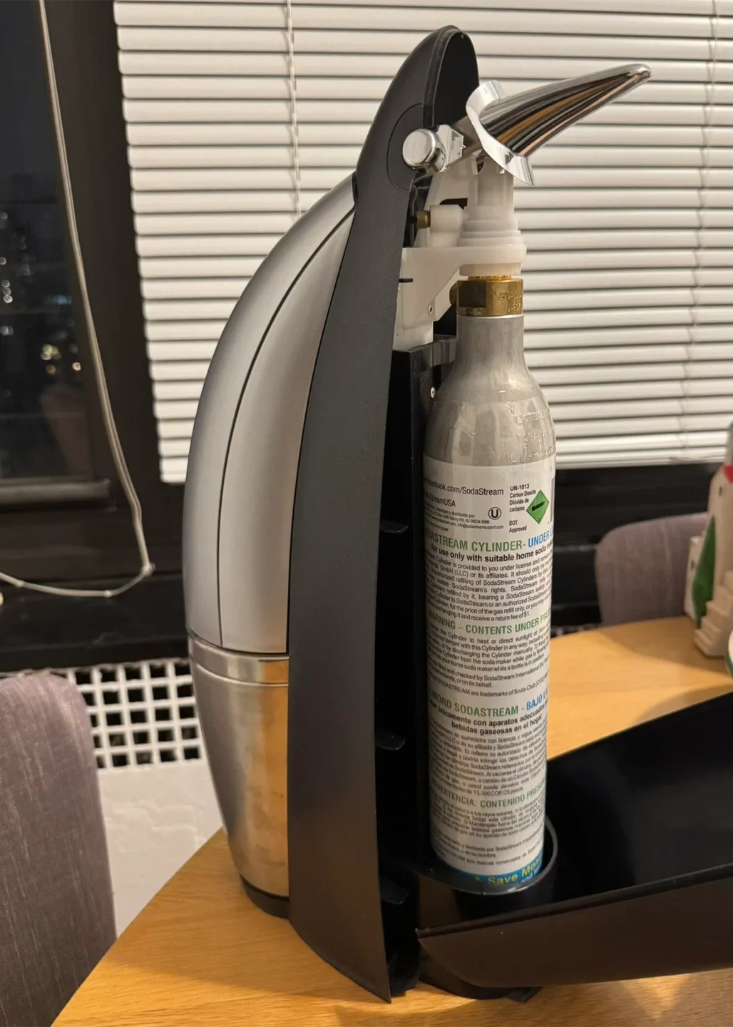 SodaStream Penguin Sparkling Water Maker image indicator(3)