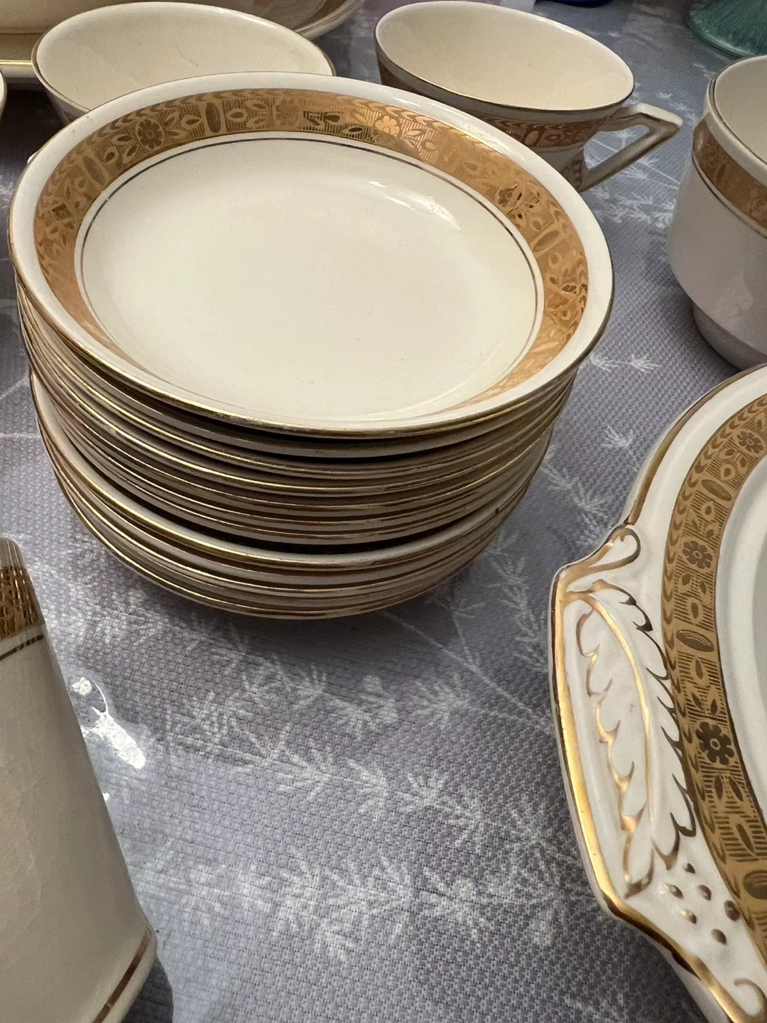 Burleigh Ware Dinnerware Set image indicator(8)