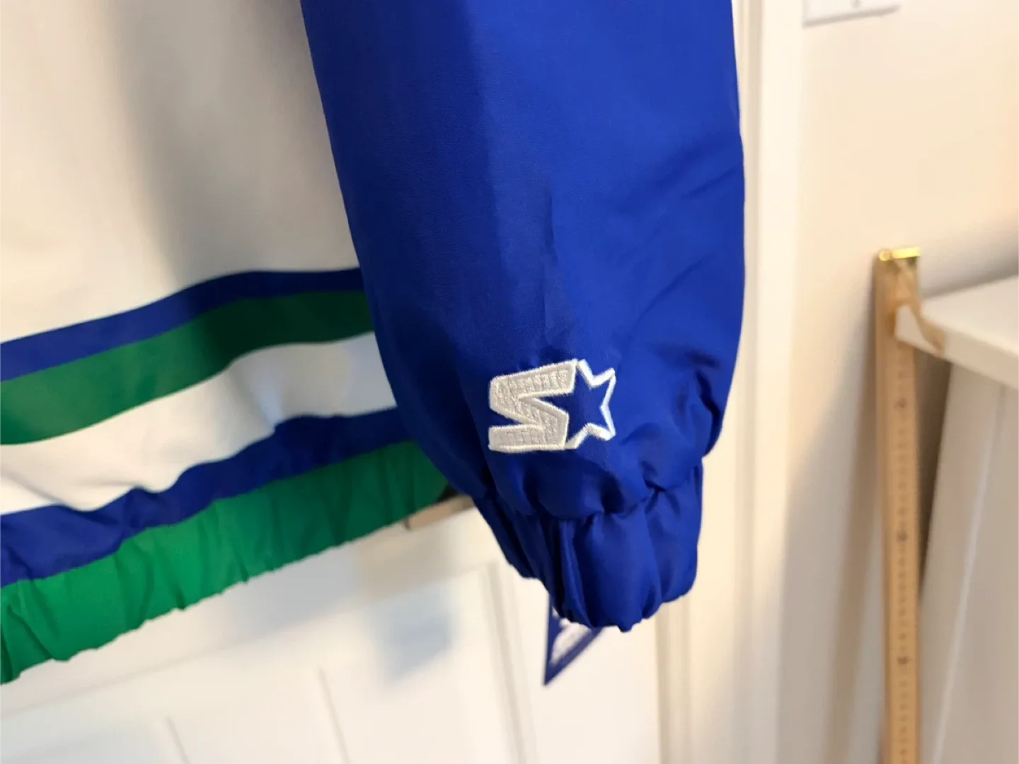 BNWT Authentic Starter Vancouver Canucks Jacket Stick Rink 3XL image indicator(4)