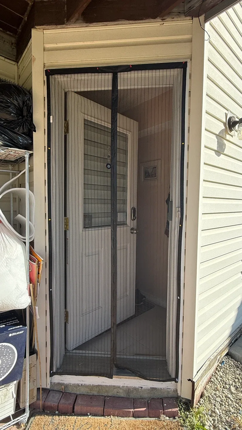 Magnetic Screen Door thumbnail