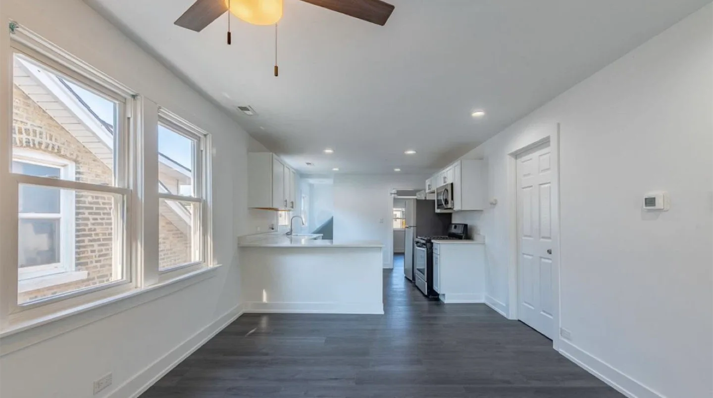 2 bed 1 bath apartment image indicator(4)