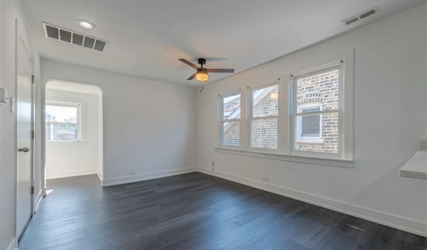 2 bed 1 bath apartment image indicator(3)