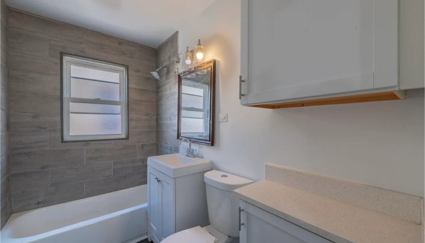 2 bed 1 bath apartment image indicator(5)