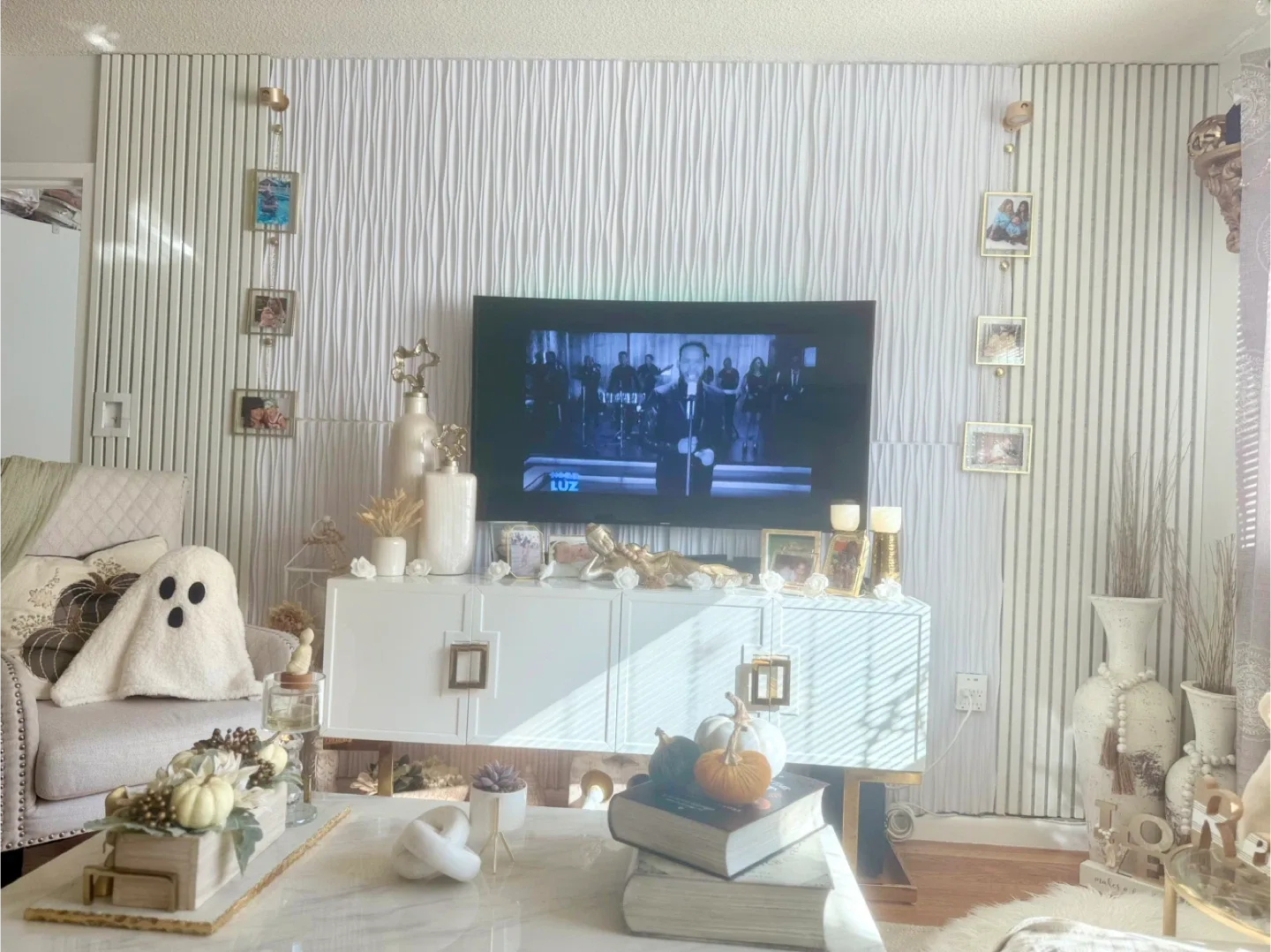 Art3d Wave 3D Wall Panels, White, 23.6x47.2 in image indicator(3)