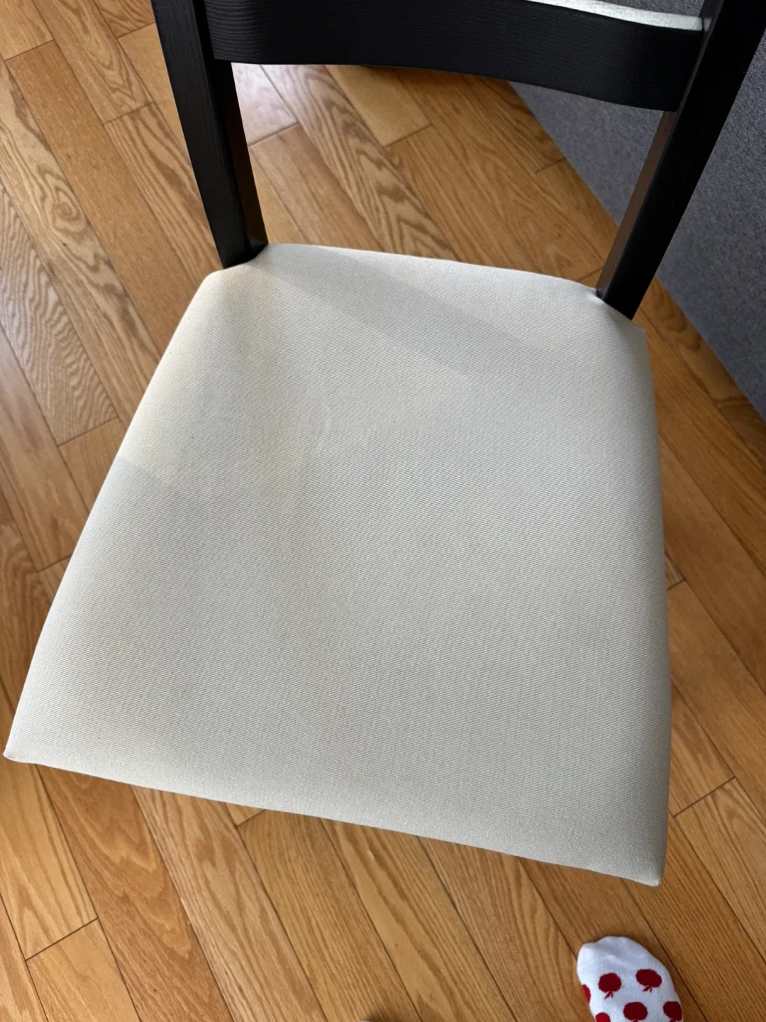 IKEA Extendable Dining Table with 4 Chairs and Bench image indicator(7)