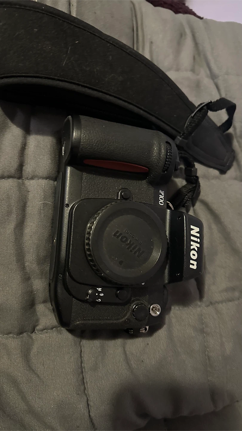 Nikon F100 35mm Film Camera