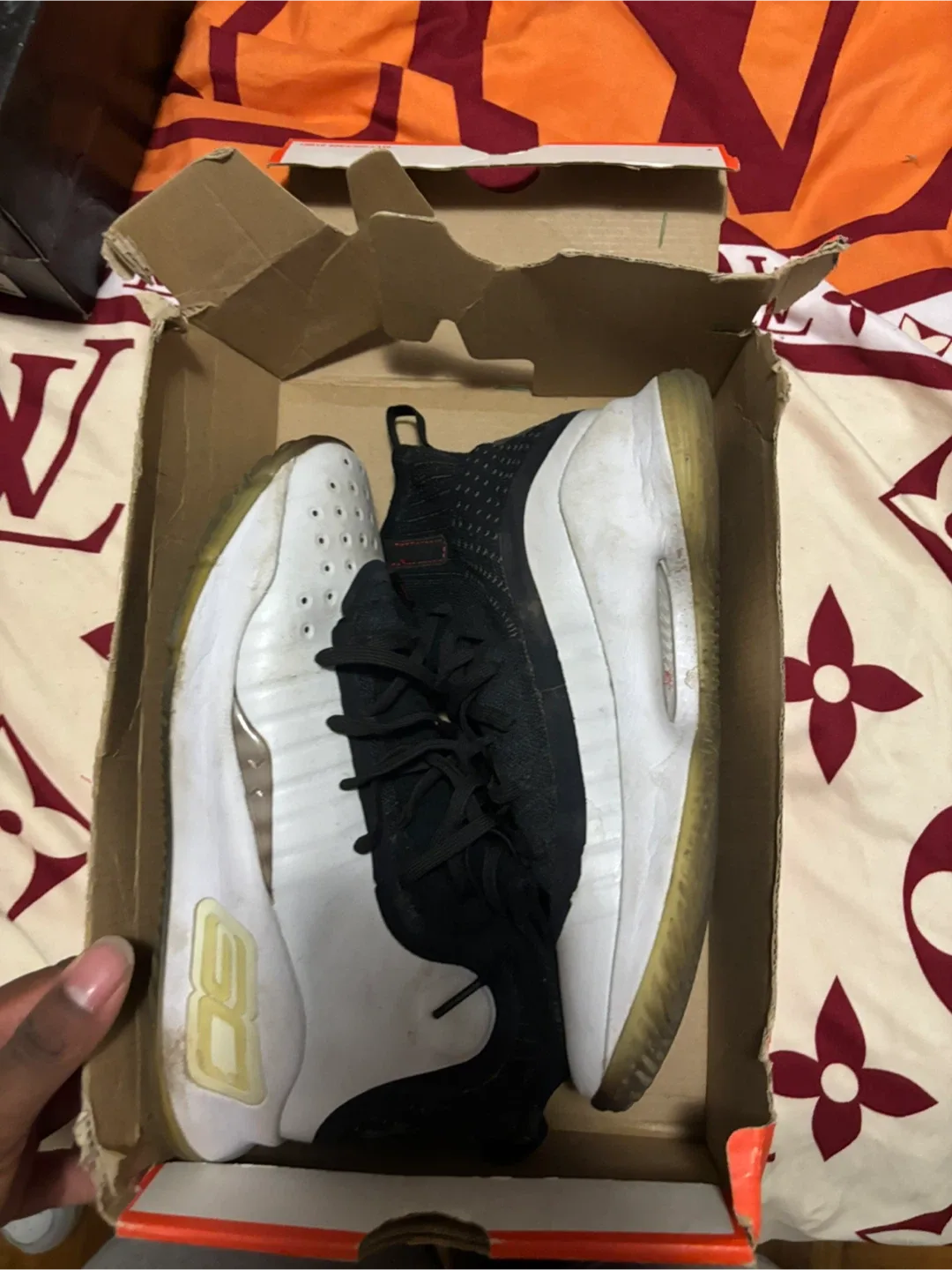 Under Armour Curry 4 Basketball Shoes image indicator(2)