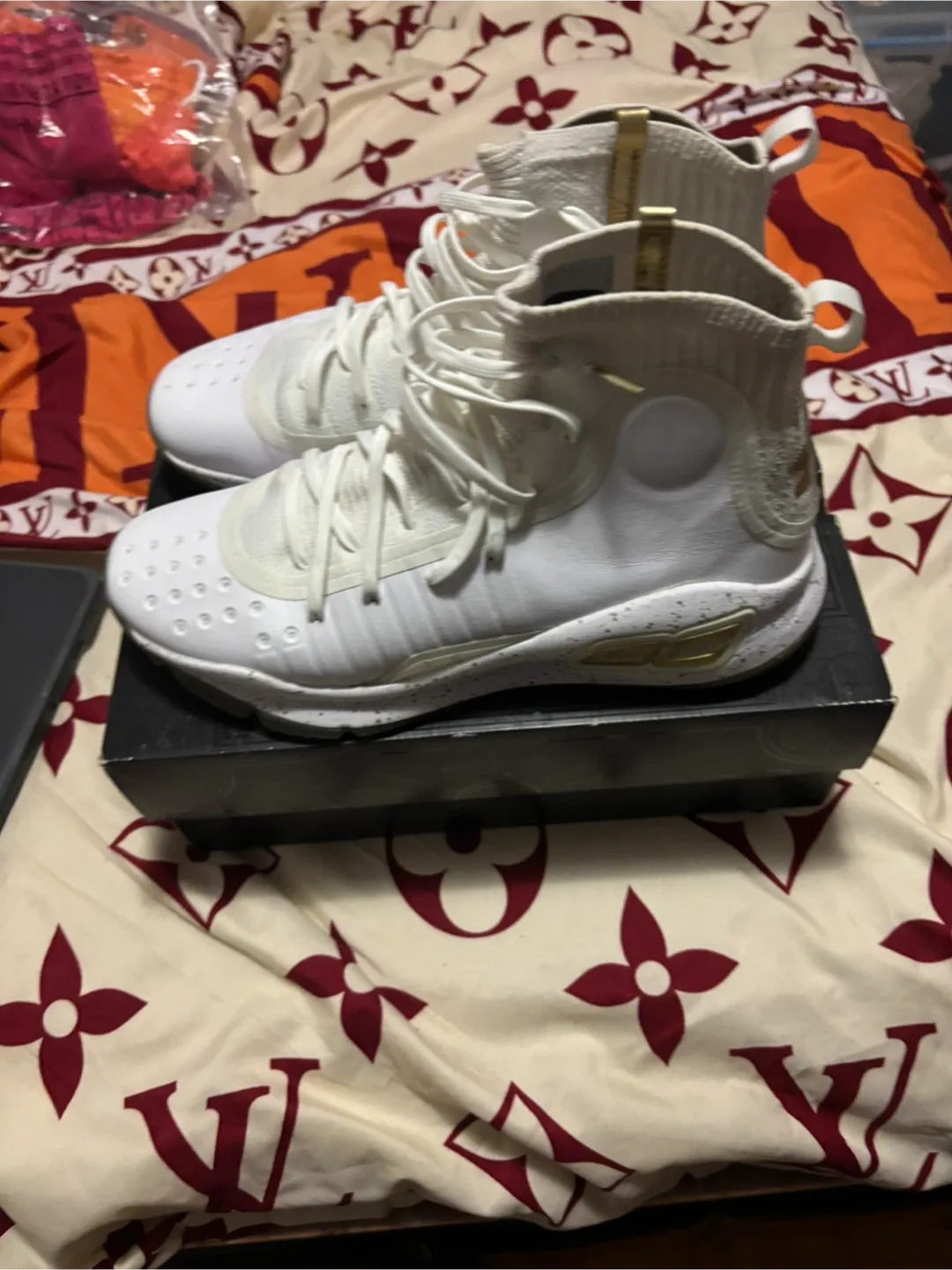 Under Armour Curry 4, Size 8 image indicator(2)