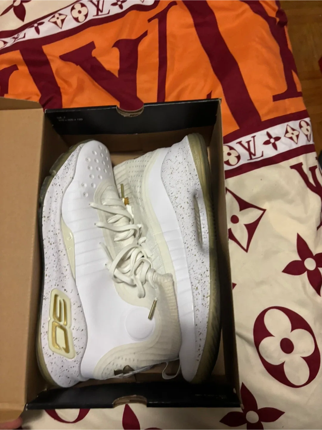 Under Armour Curry 4, Size 8 image indicator(7)