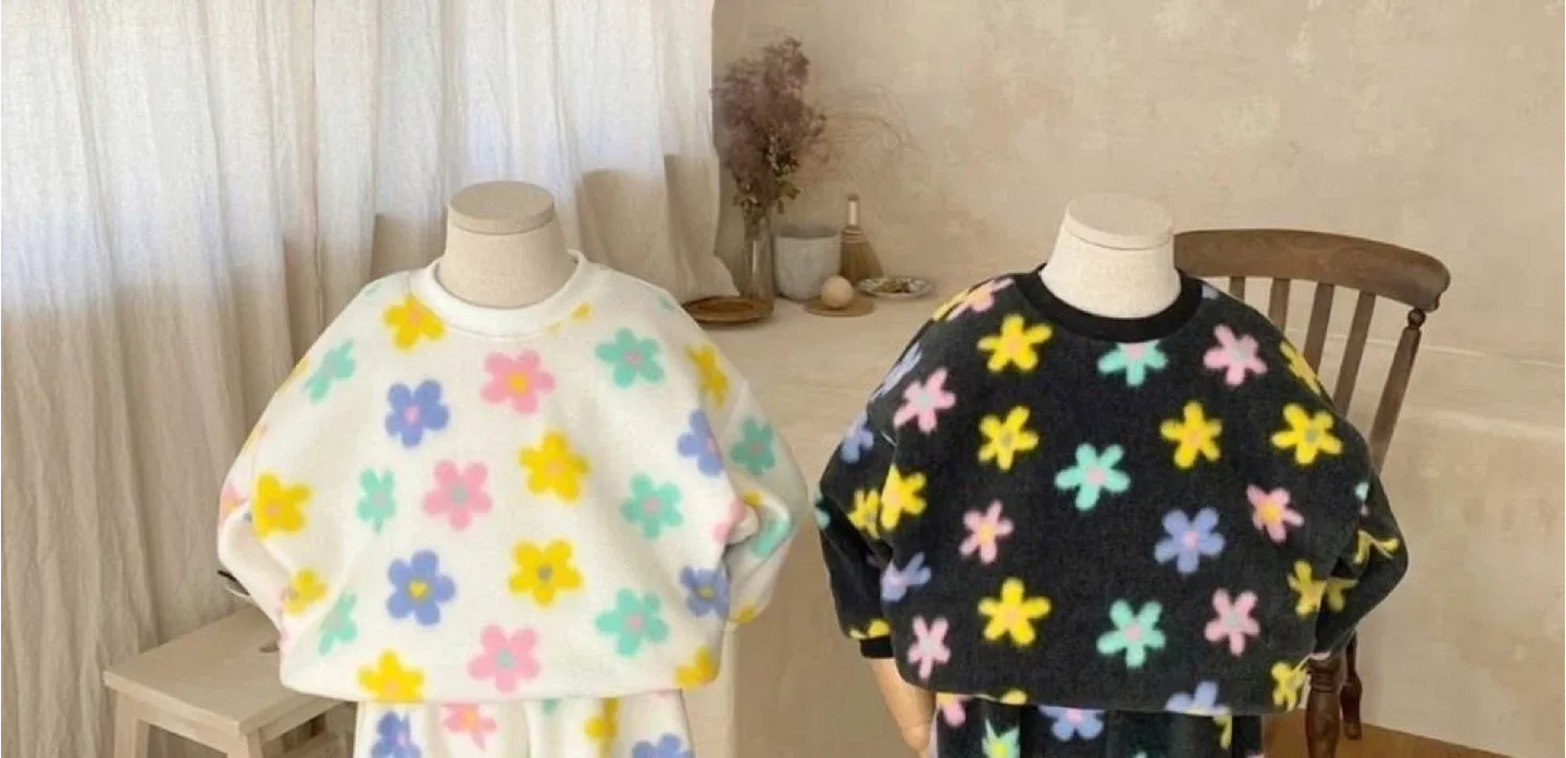 Floral Print fleece crewneck/ one size fits S-L image indicator(2)