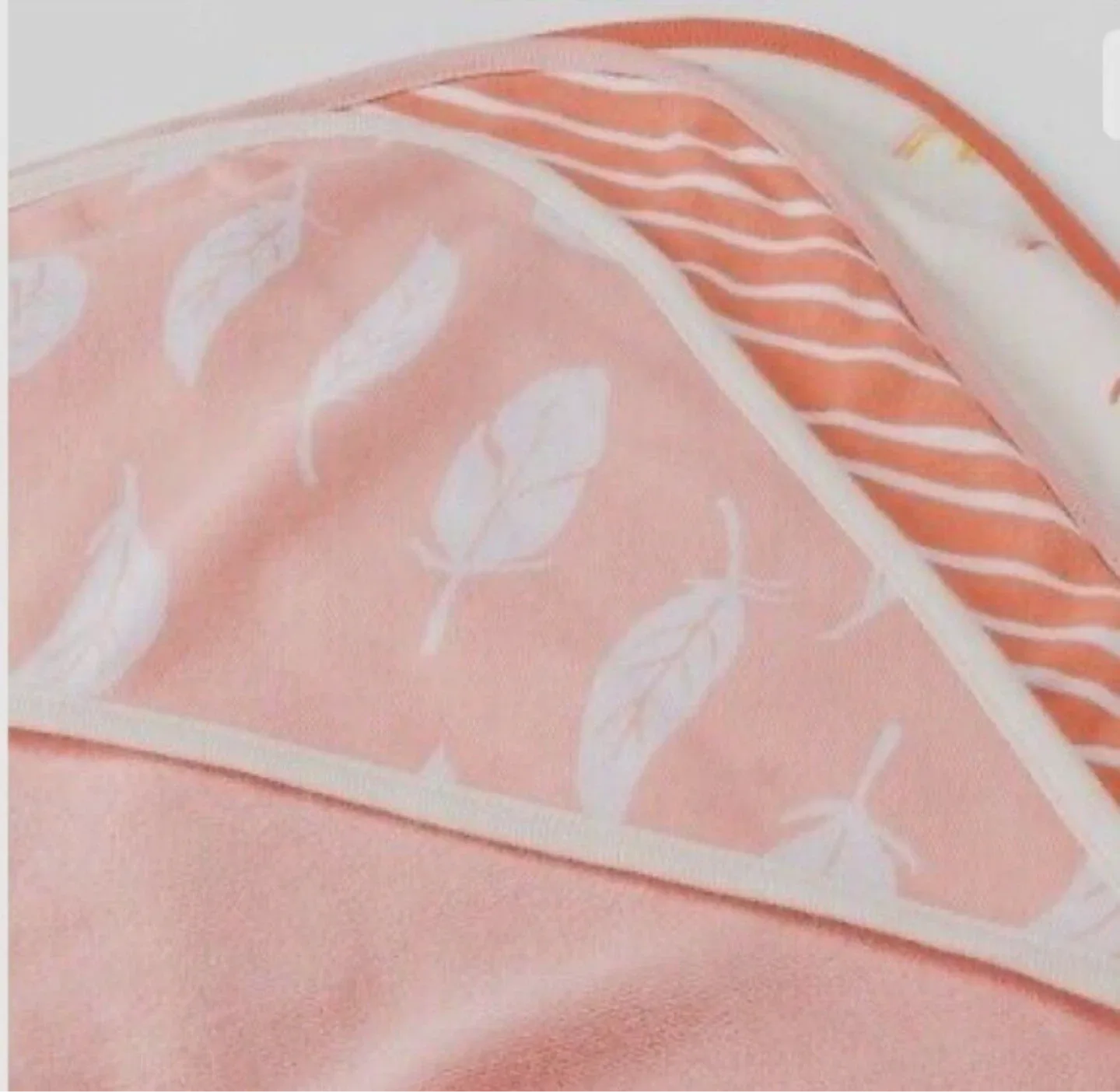 Band new 3 Hooded Towels & 6 Washcloth Set- Pink image indicator(3)