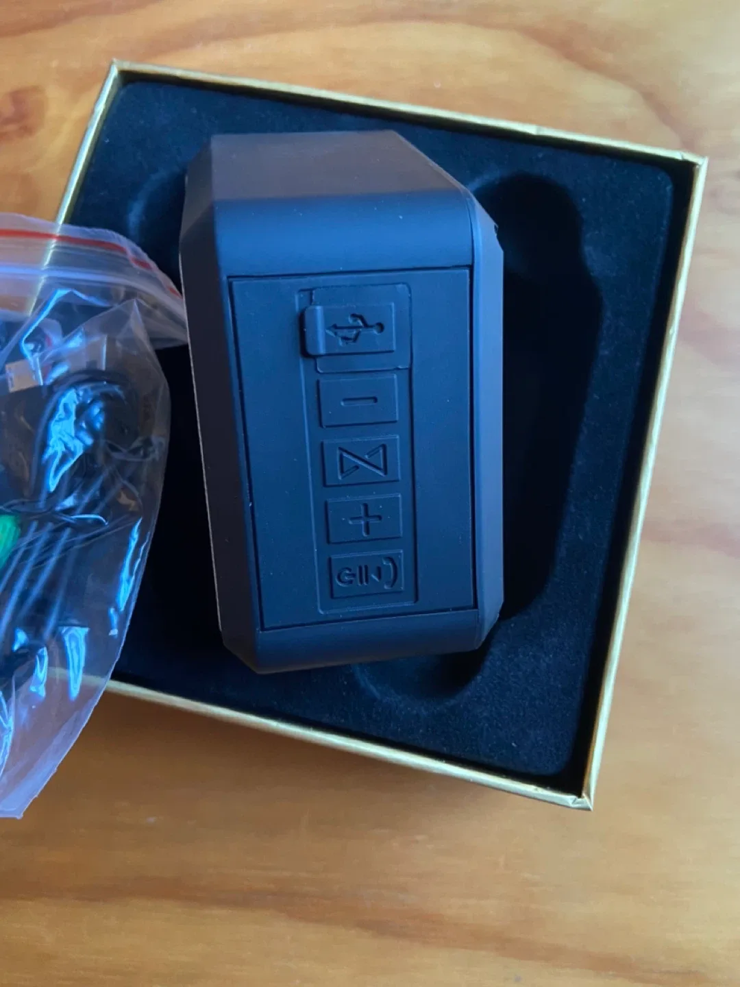 Hive True Wireless Speaker System image indicator(2)