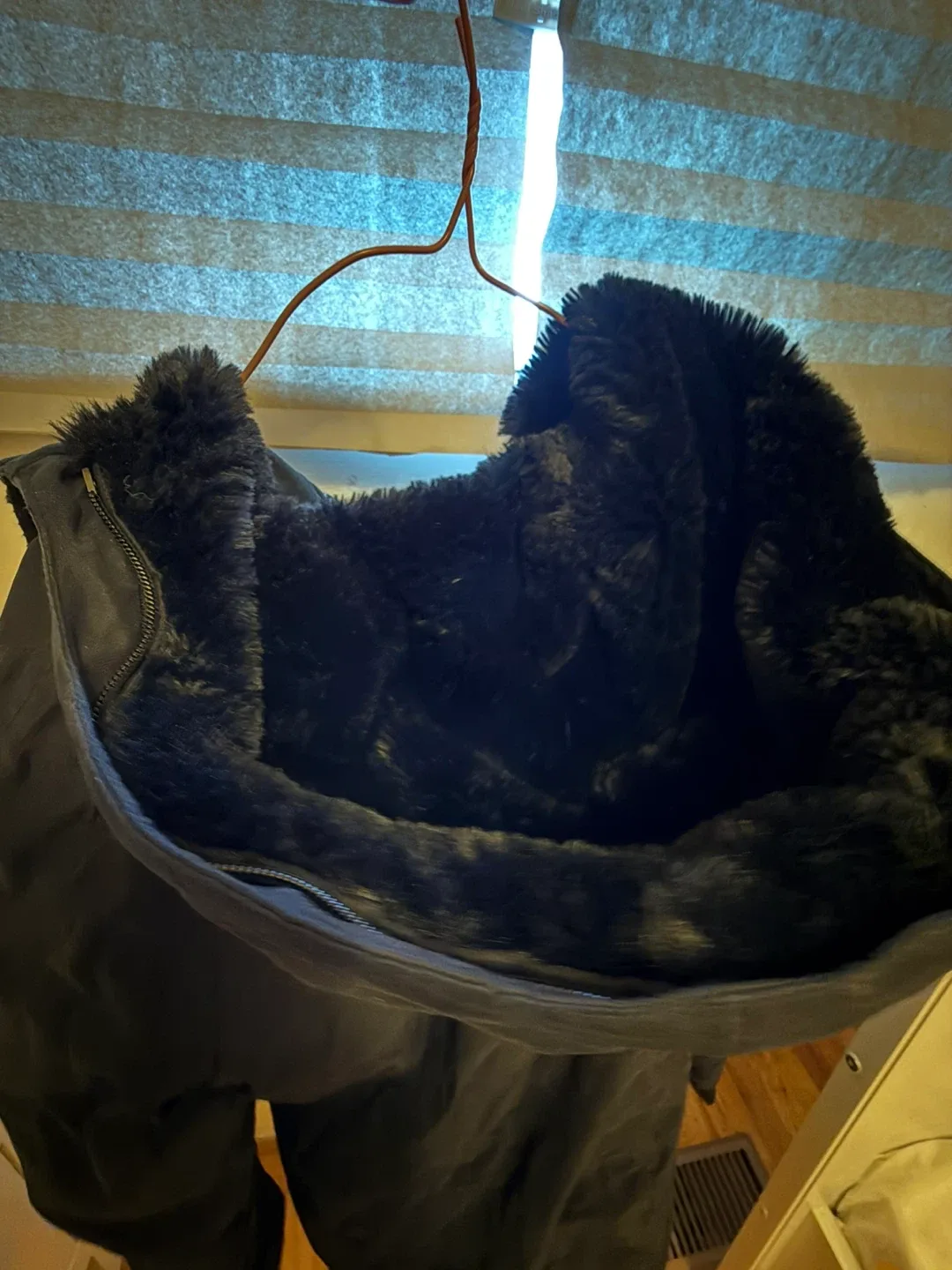 TNA Avoriaz Black Winter Coat - XS image indicator(3)