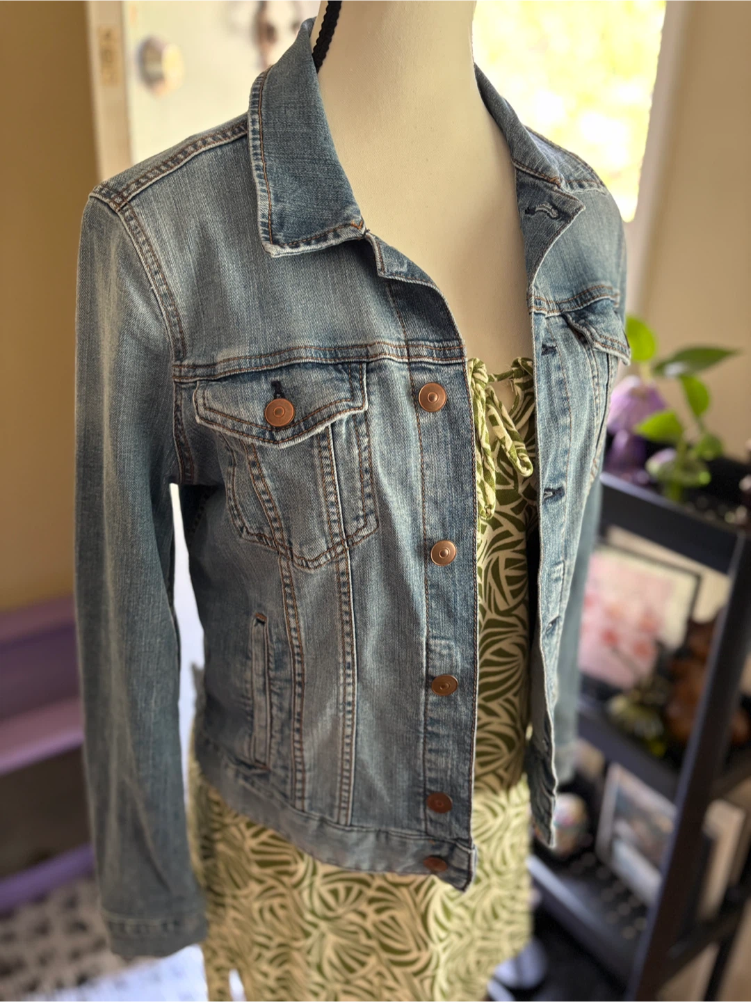 H&M Light Wash Denim Jacket - photo 4