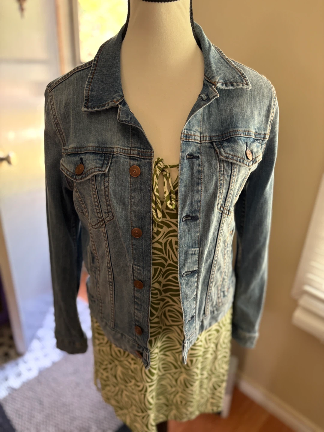 H&M Light Wash Denim Jacket - photo 3
