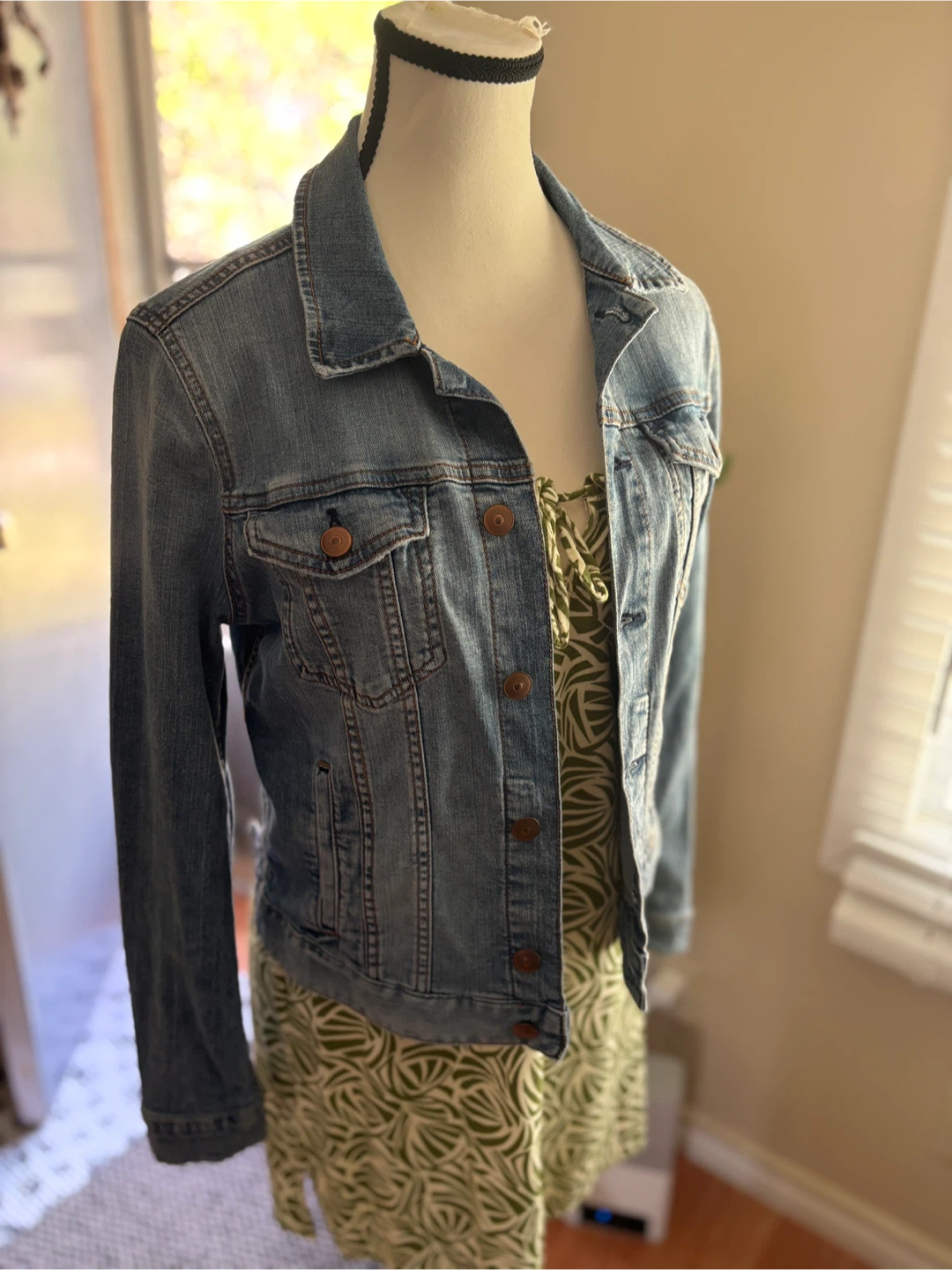 H&M Light Wash Denim Jacket - photo 2