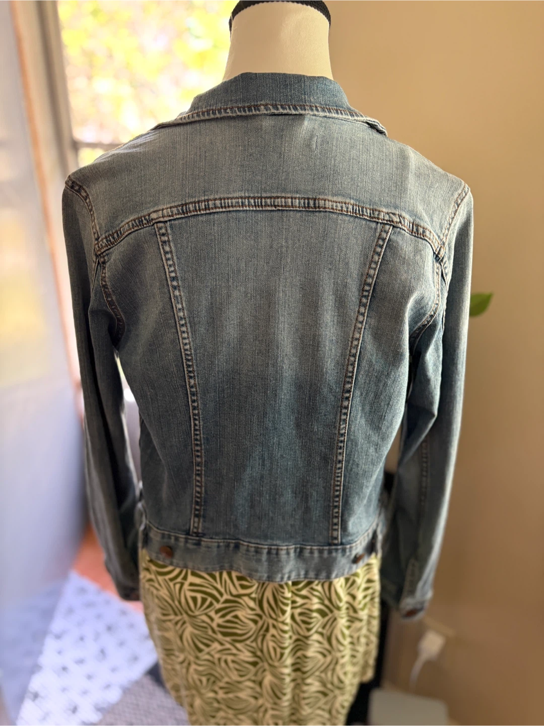 H&M Light Wash Denim Jacket - photo 5