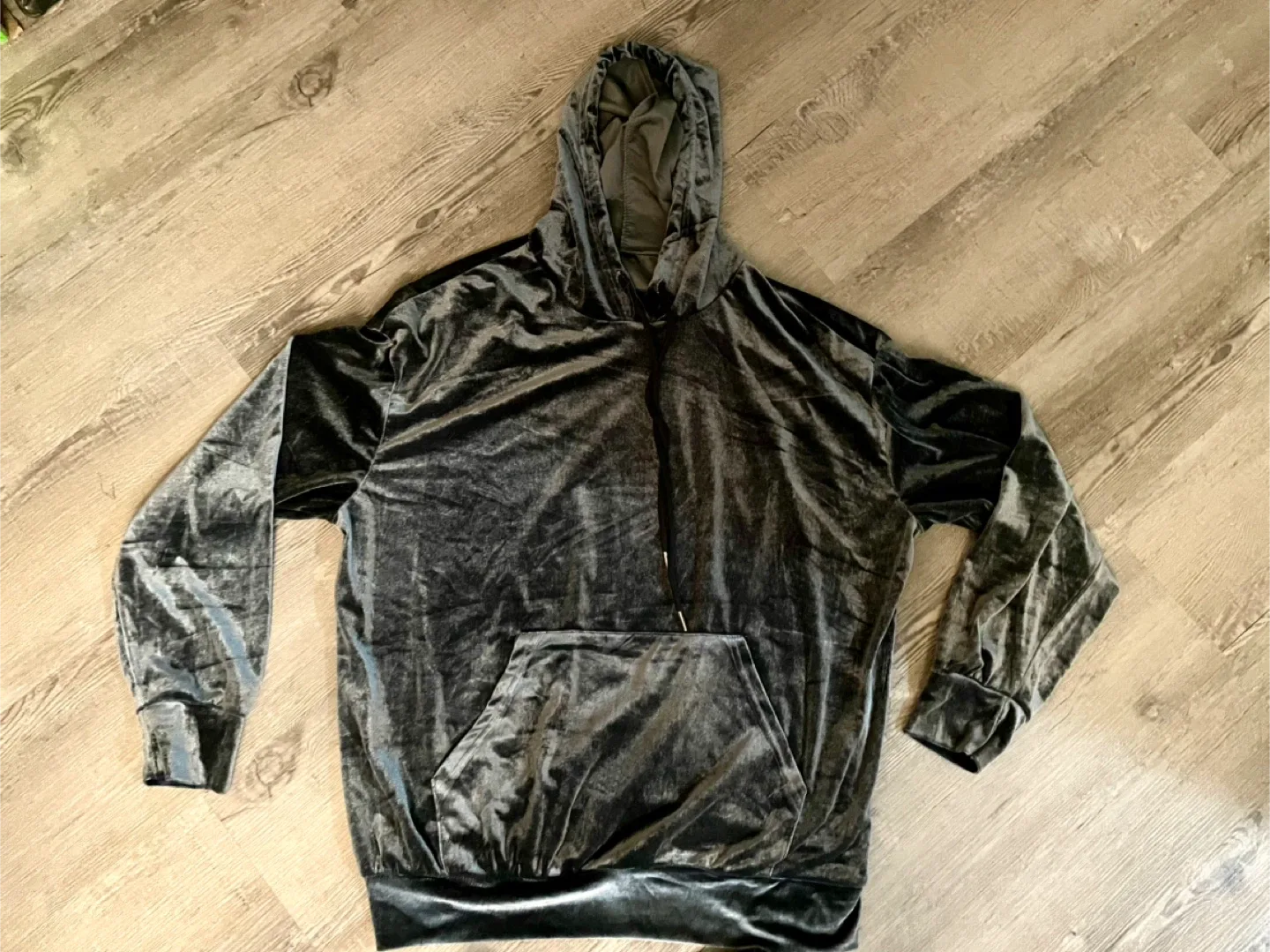 Brand New Velour Hoodie and Jogger Set in Silvery Grey image indicator(3)