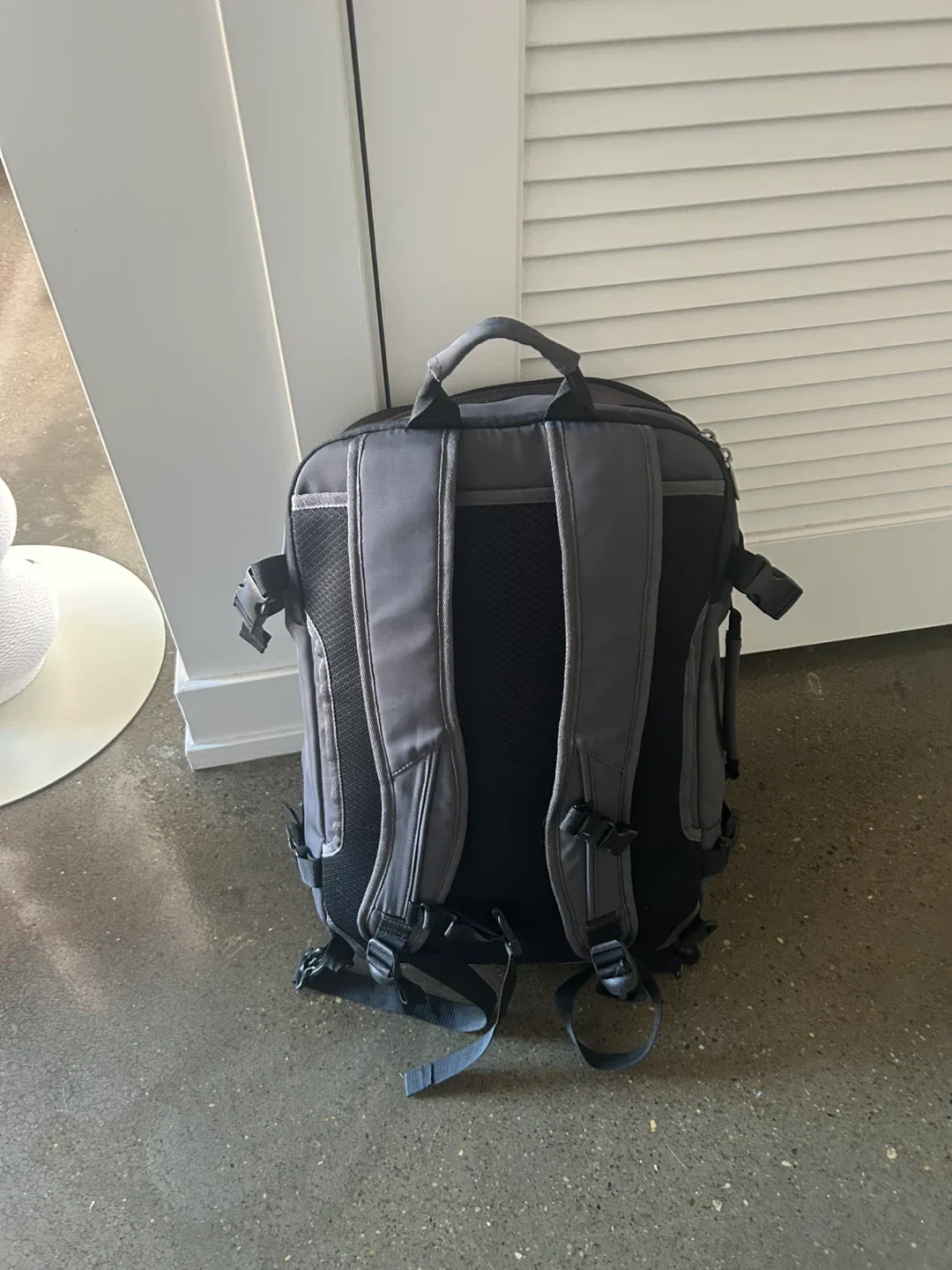 Gray Travel Backpack 35L image indicator(2)