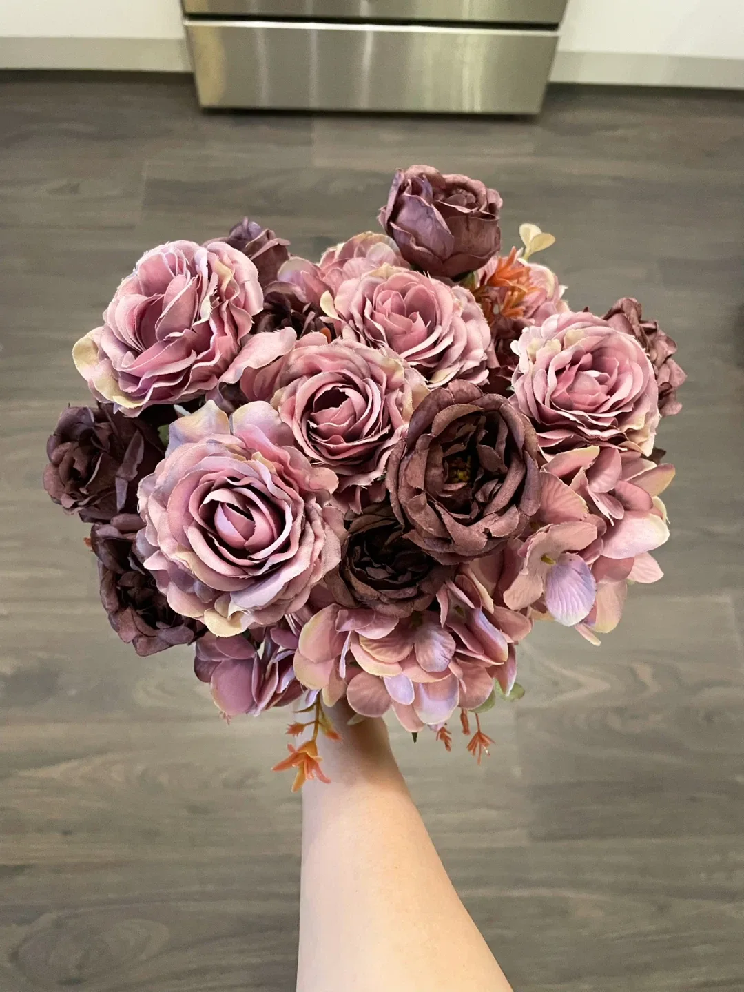 Like New Faux Flowers For Weddings - Pls Read Description image indicator(2)
