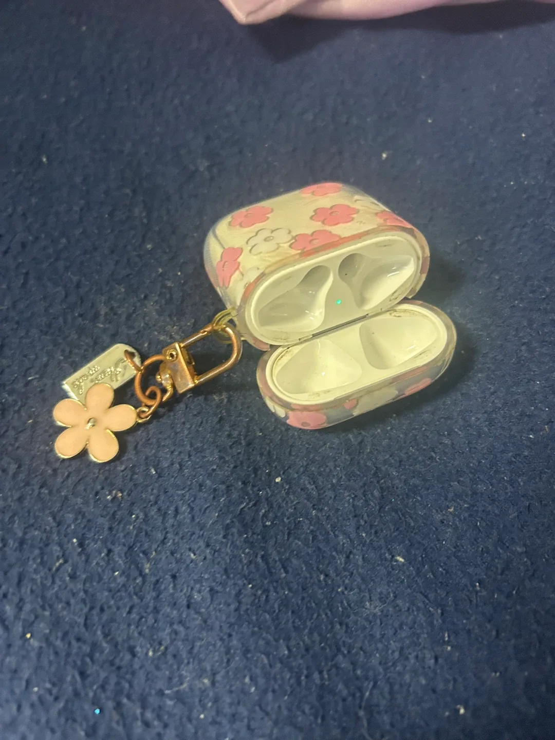 Floral AirPods Case with Charm image indicator(4)