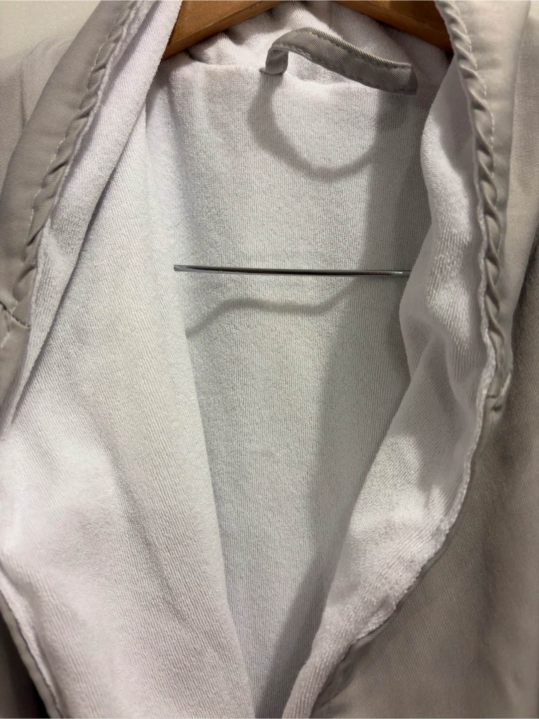 JW Marriott Hotel Bathrobe - photo 4