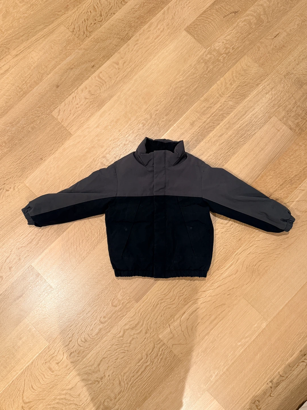 UNIQLO Kids Jacket Size 5-6 Gray/Black