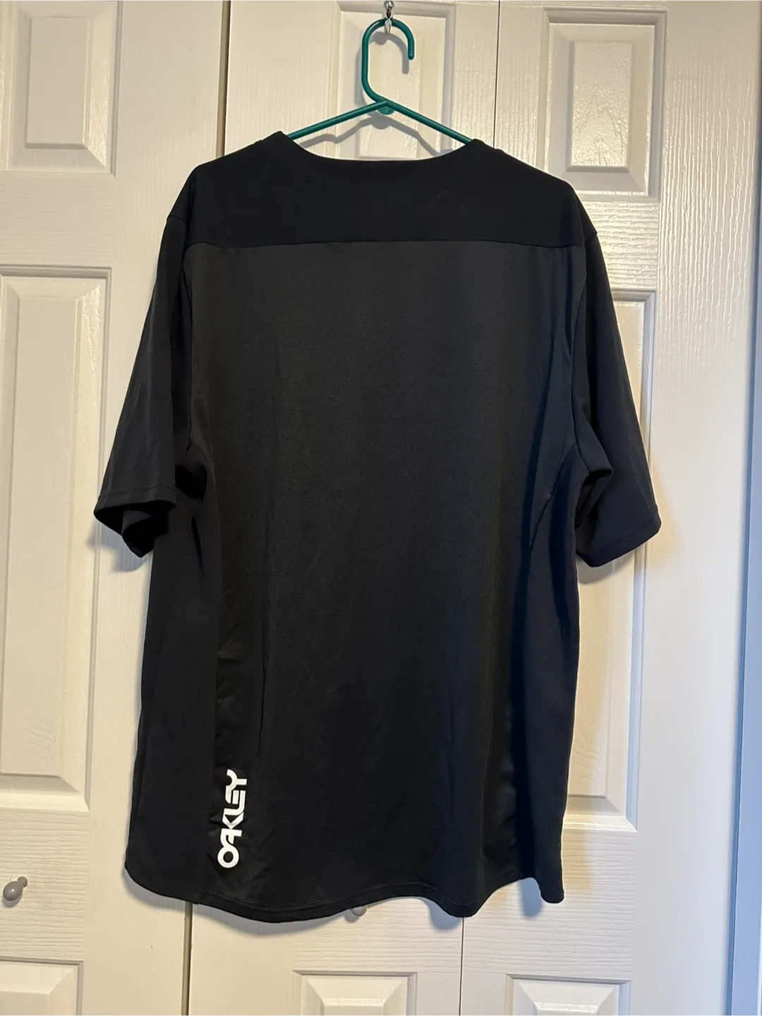 Oakley Hydrolix Performance Fit Black Shirt - 2XL image indicator(3)