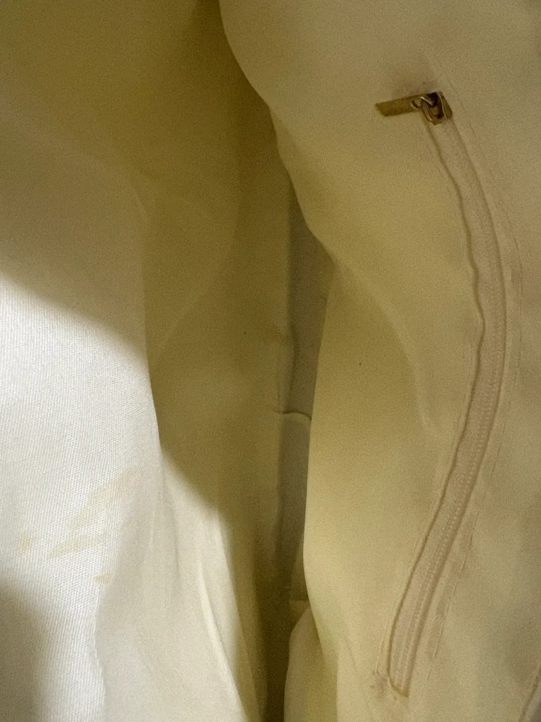 White Ita Bag image indicator(2)