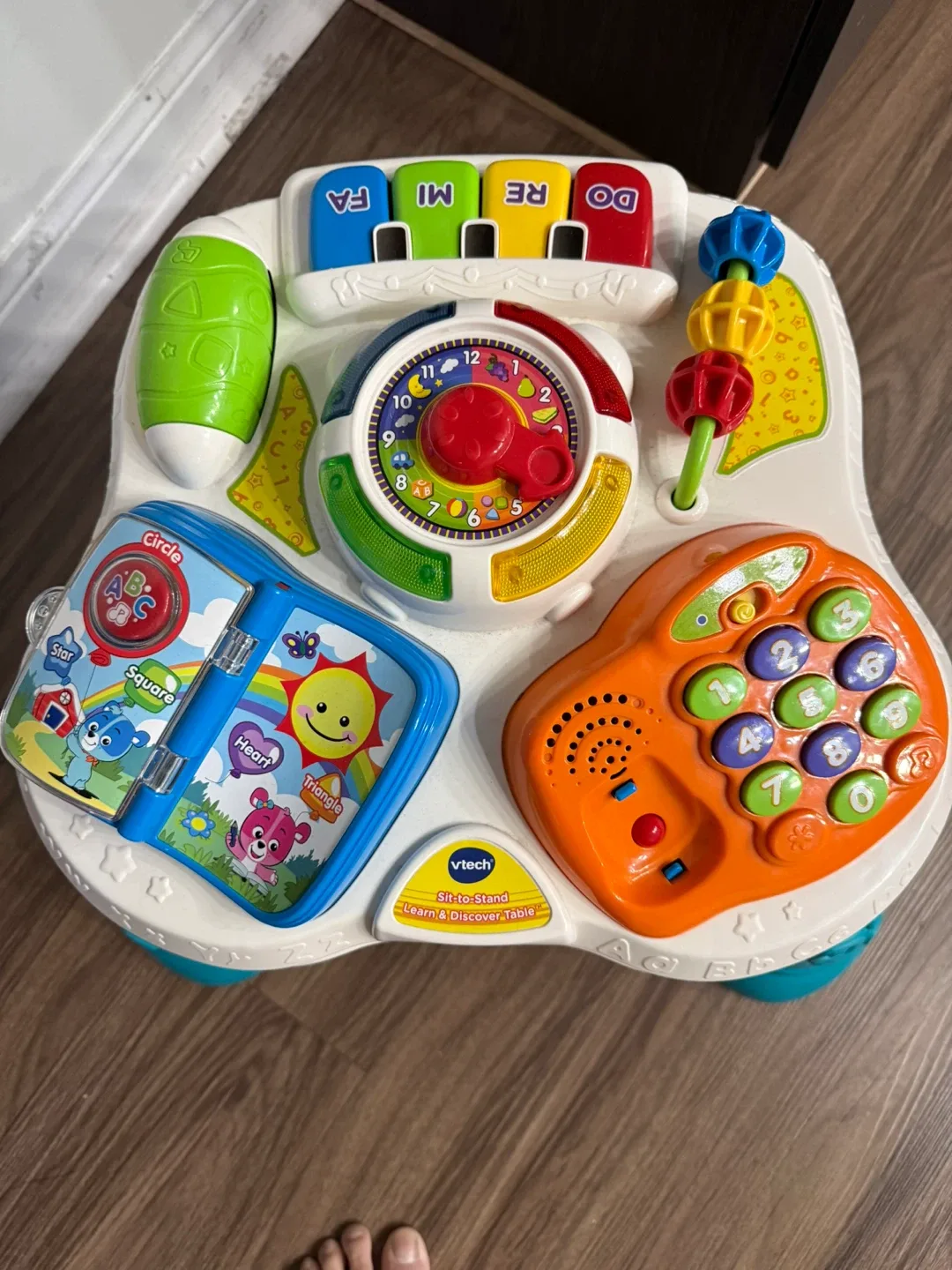 VTech Sit-to-Stand Learn & Discover Table