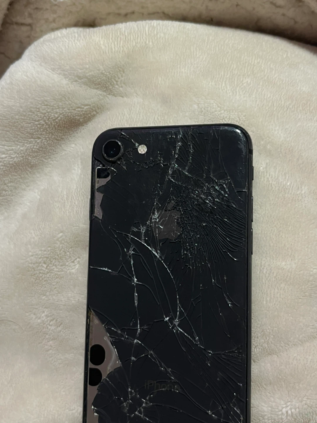 iPhone 8 - photo 3