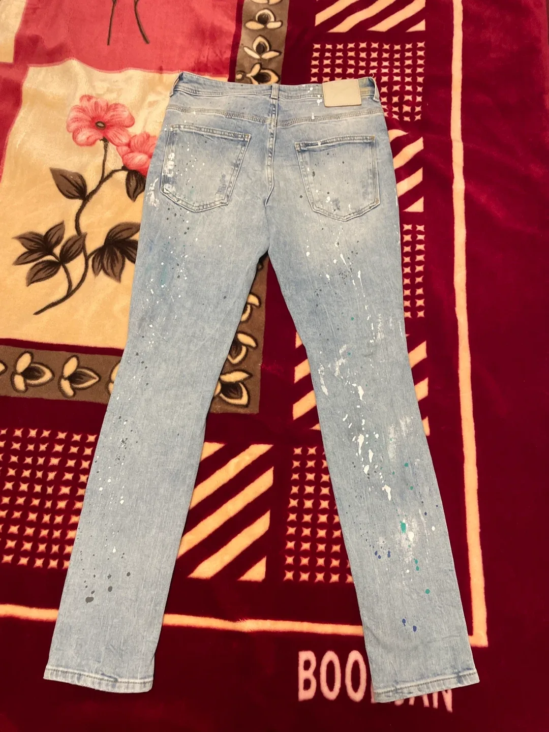 Zara Distressed Jeans - Size 30 image indicator(3)