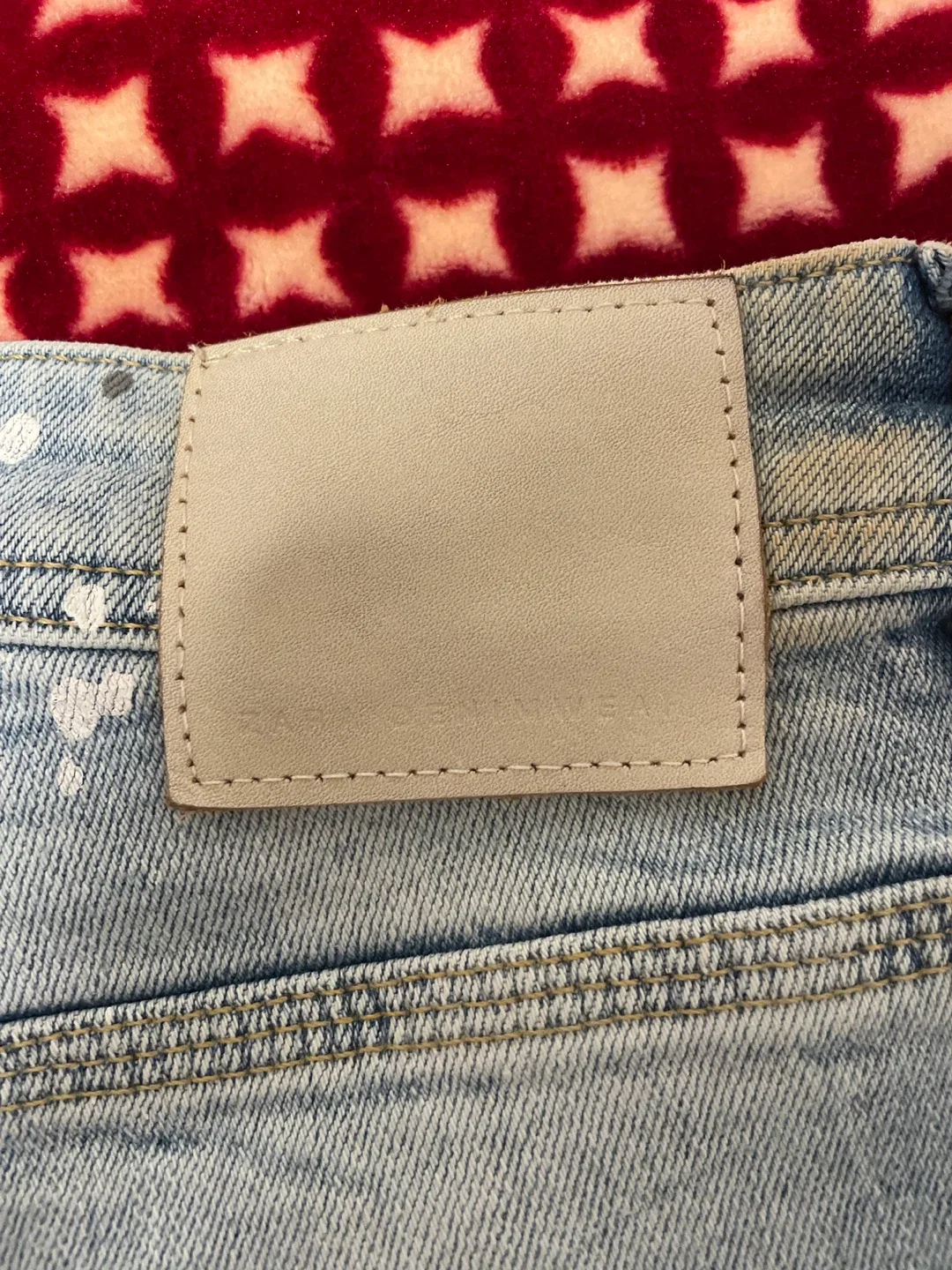 Zara Distressed Jeans - Size 30 image indicator(4)