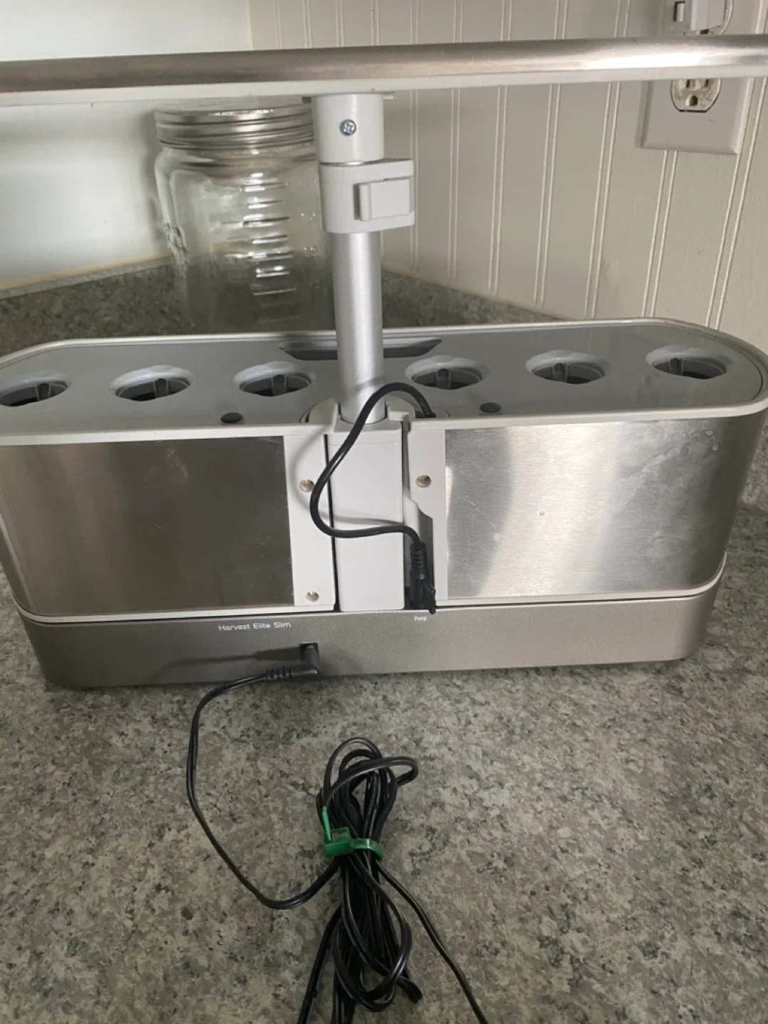 AeroGarden Harvest Elite Slim Indoor Garden image indicator(3)