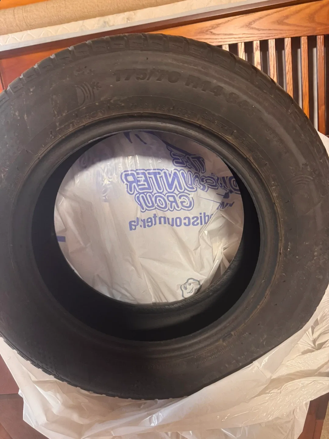 Kumho 175/70 R14 Tire image indicator(4)