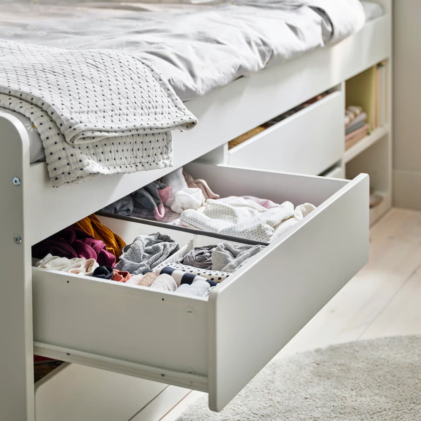 Twin white bed with storage SLÄKT IKEA - photo 5