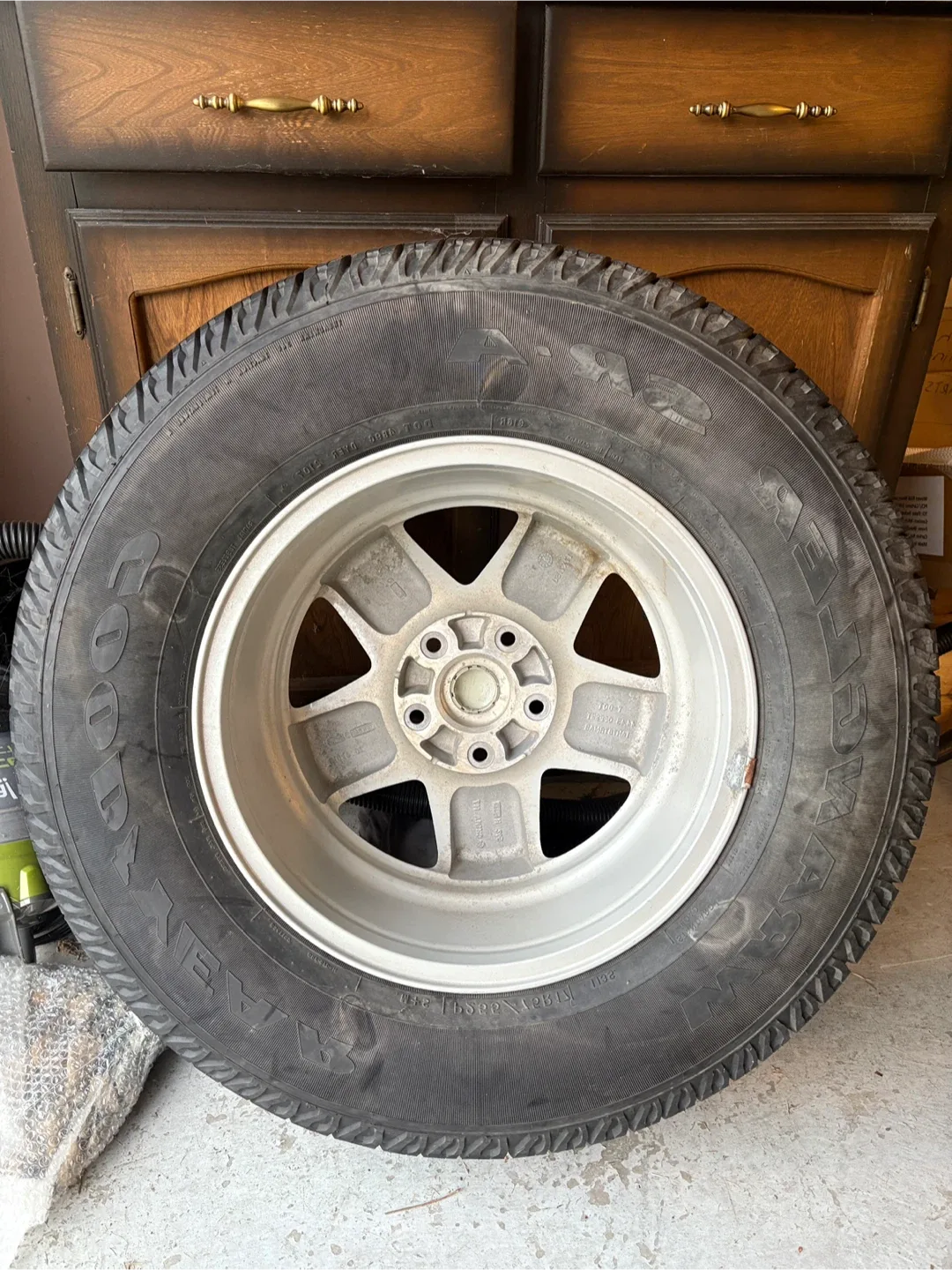 17" inch Jeep Wrangler JK 2007 OEM Factory Rim and Tire image indicator(3)